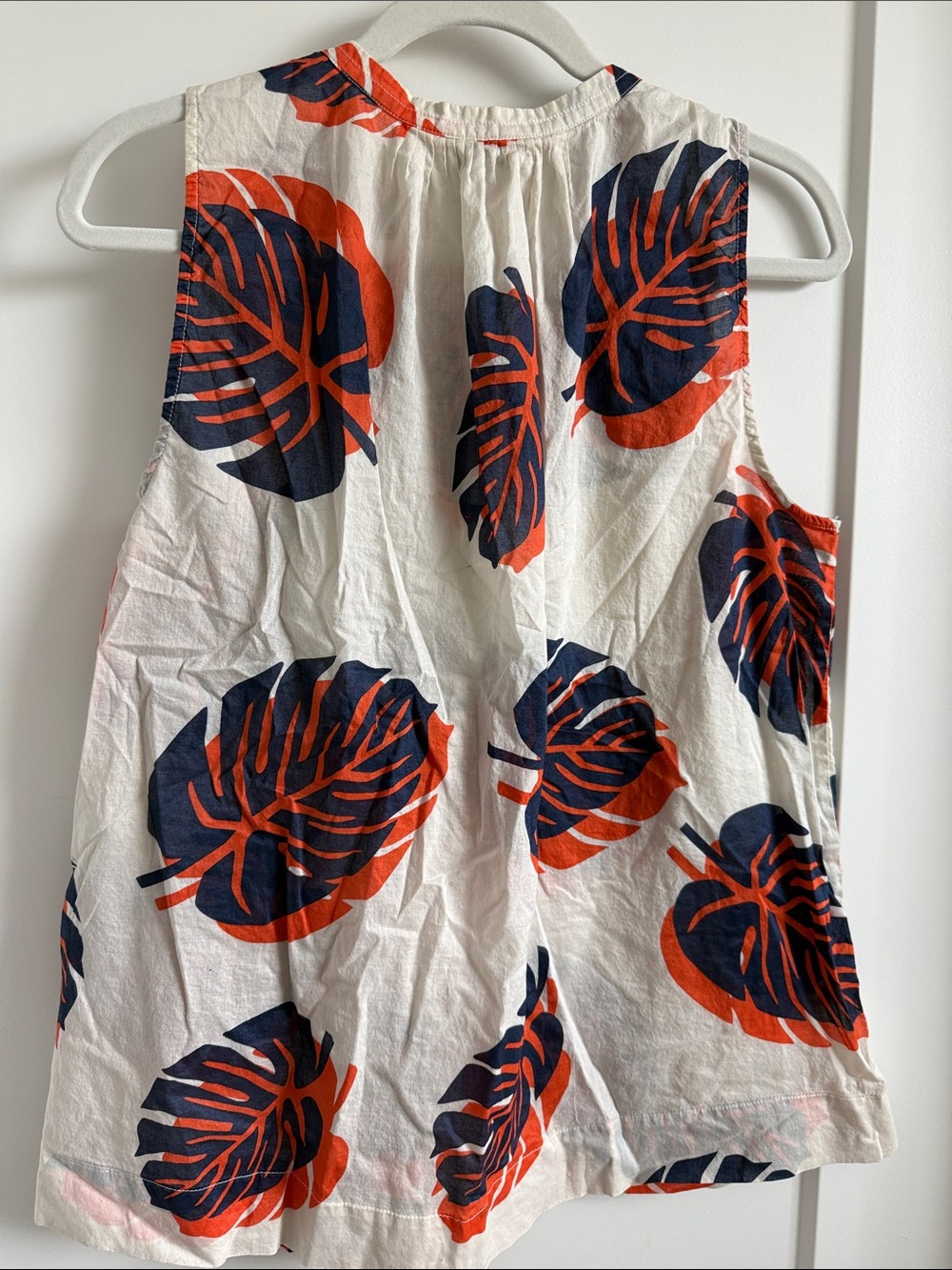 Lucky Brand White Sleeveless Blouse with Navy & Red Leaf Motif - Picture 7 of 7